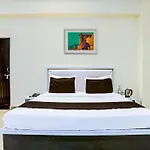 Super Hotel O Hyderabad Gate Iit Bhu