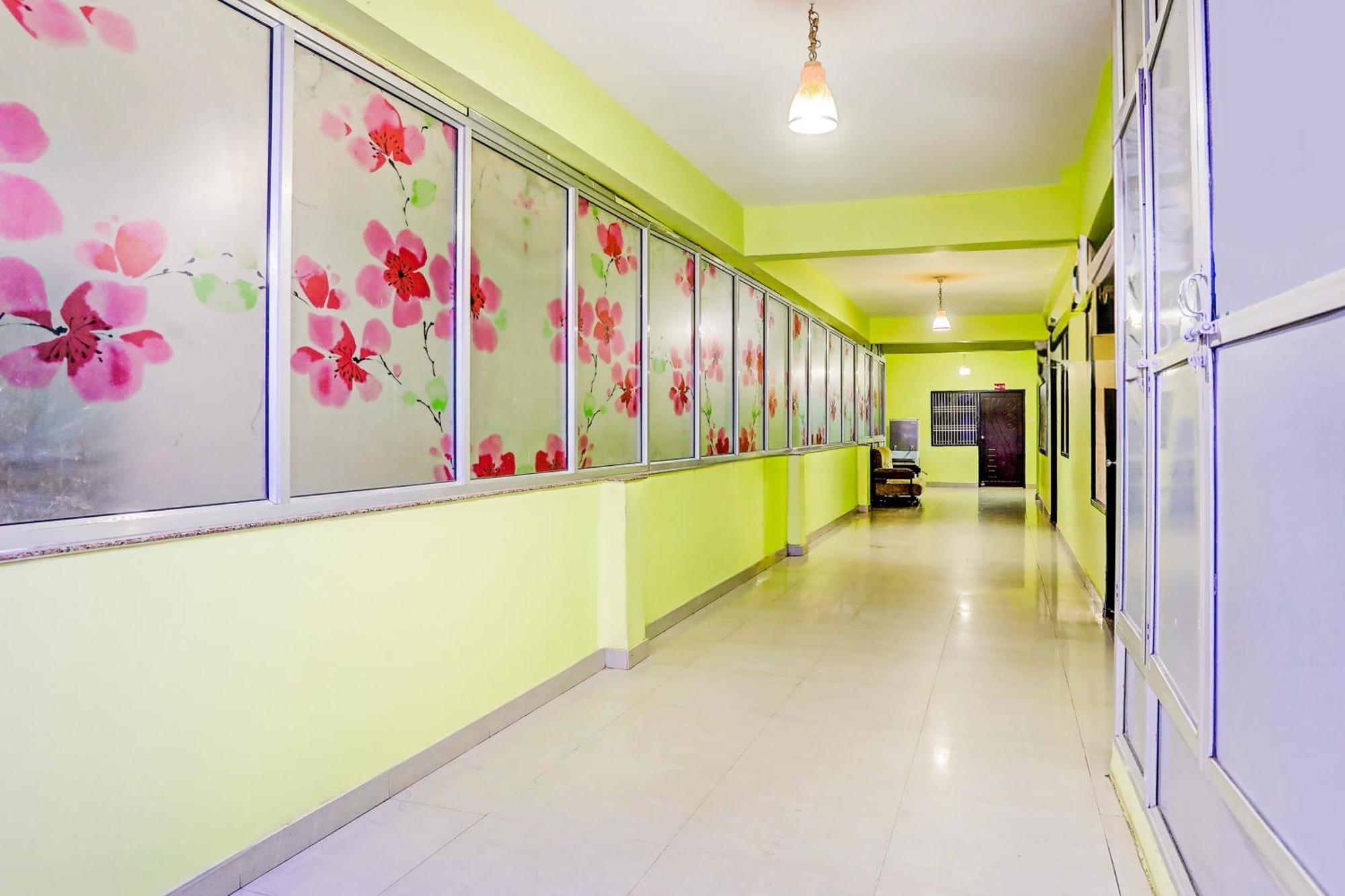 Hotel Super O Hyderabad Gate Iit Bhu