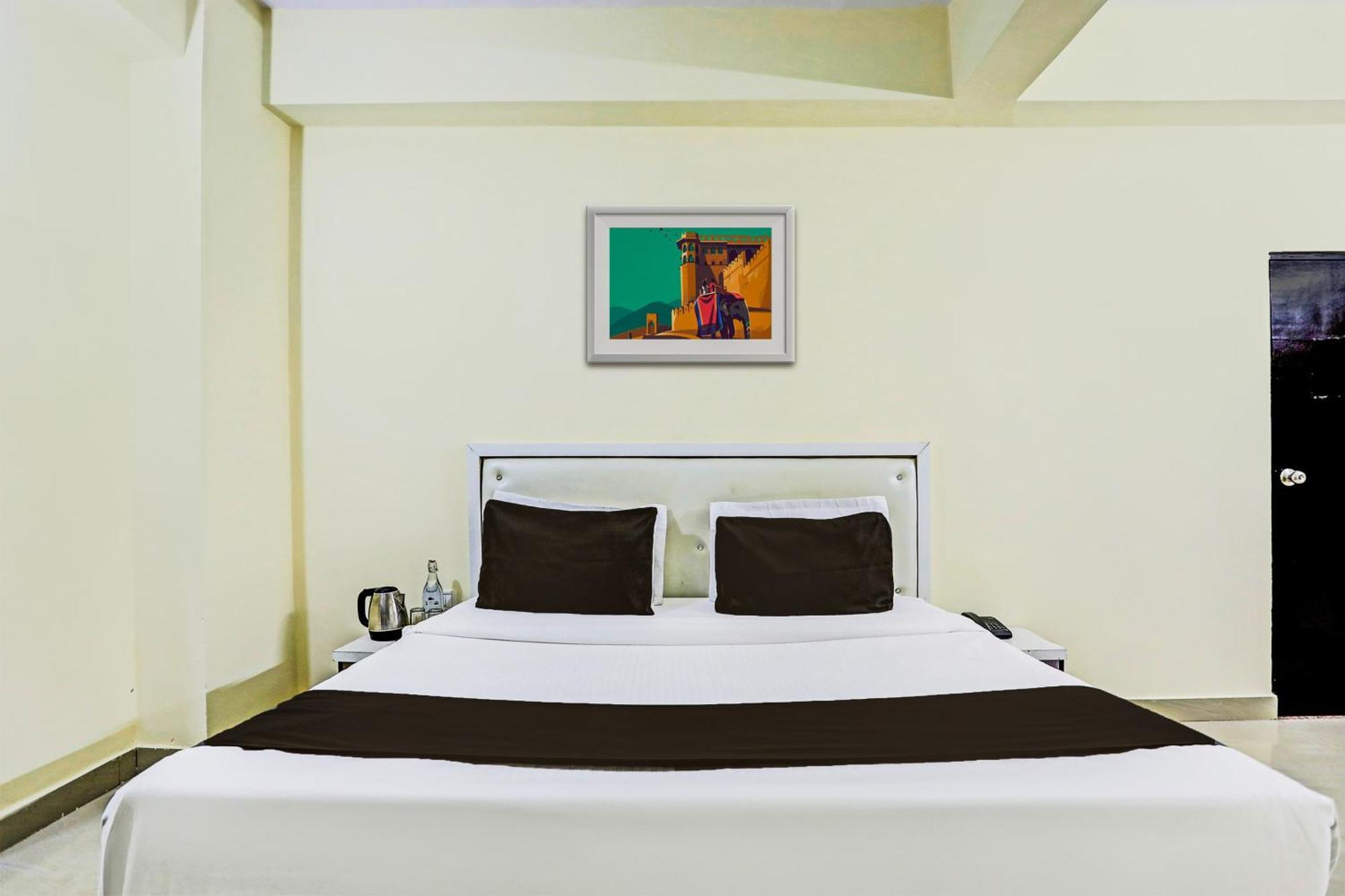 Super O Hyderabad Gate Iit Bhu Hotel