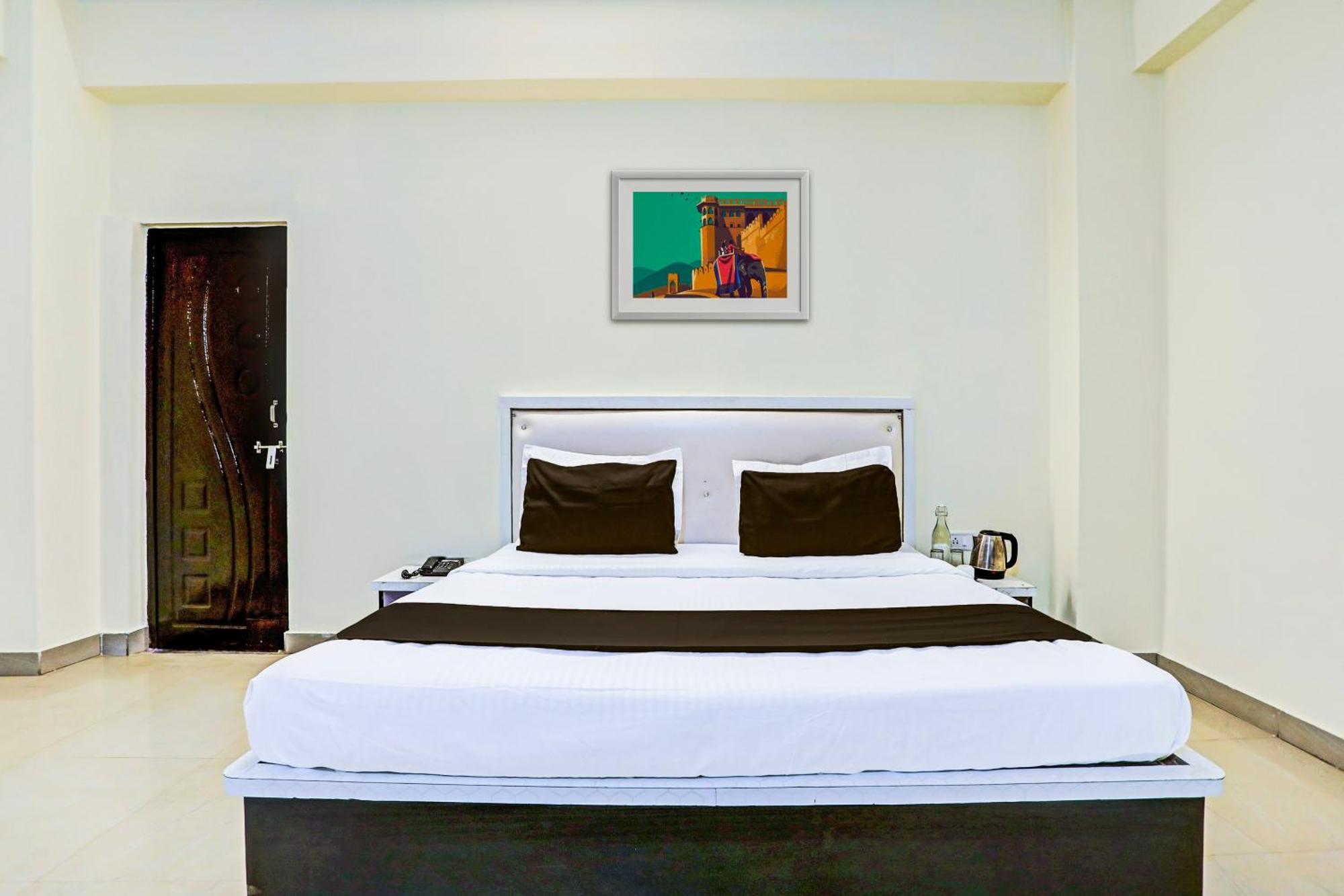 Super O Hyderabad Gate Iit Bhu Hotel